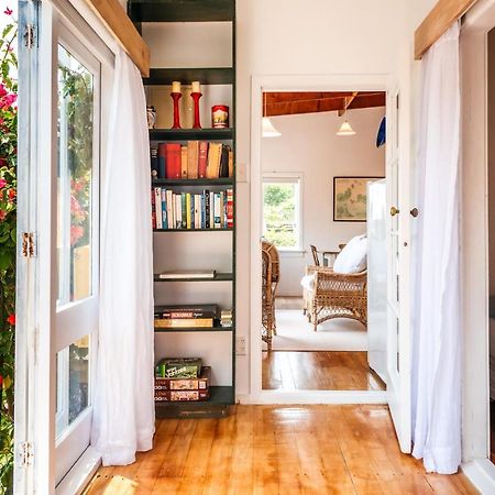 Sunshine Cottage By The Sea - Stay Waiheke Onetangi Exterior photo