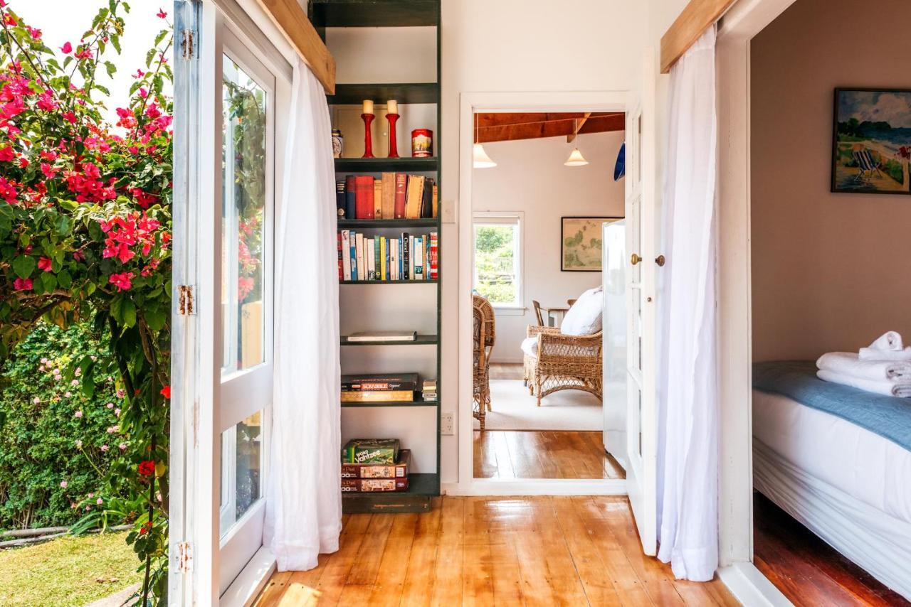 Sunshine Cottage By The Sea - Stay Waiheke Onetangi Exterior photo