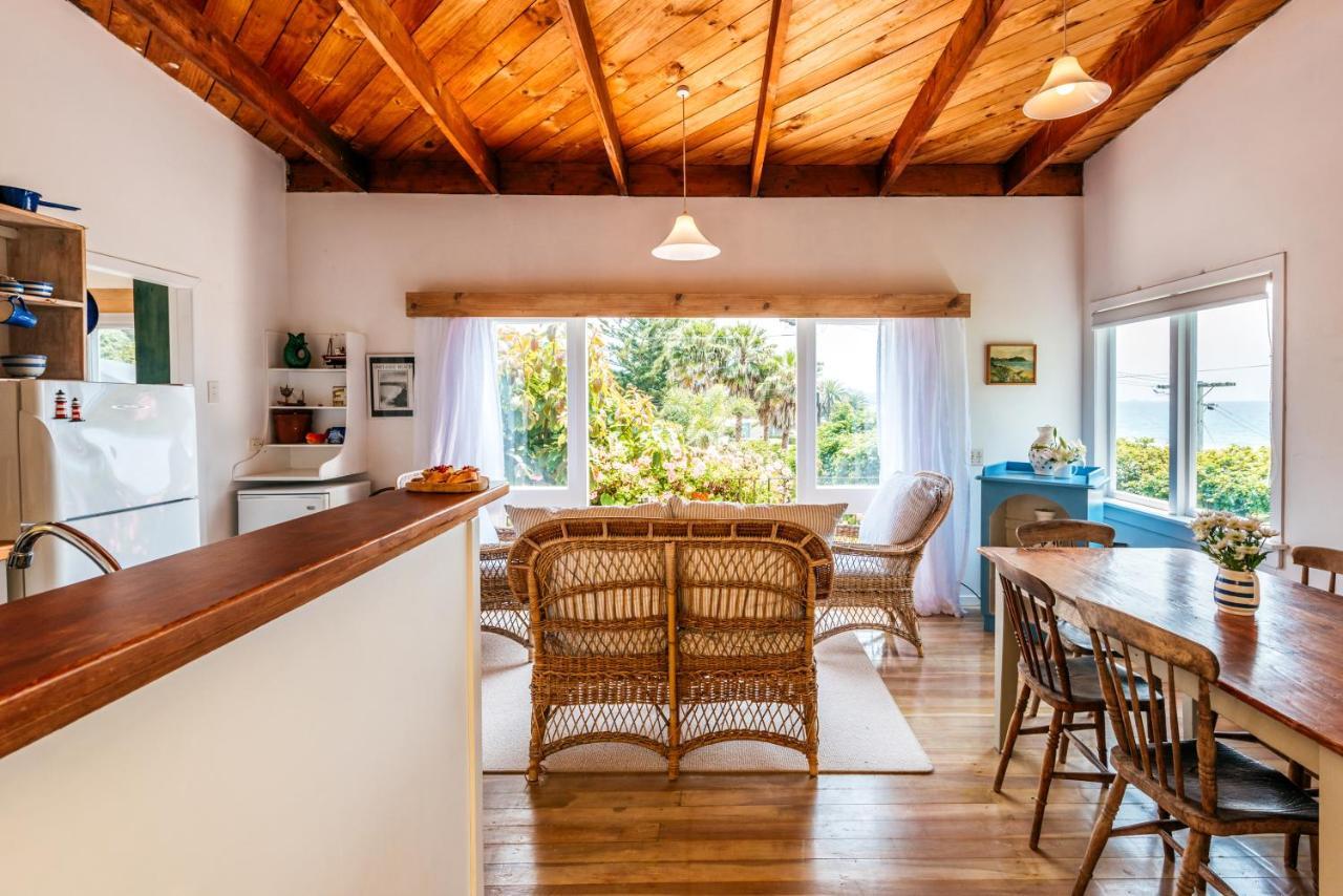 Sunshine Cottage By The Sea - Stay Waiheke Onetangi Exterior photo
