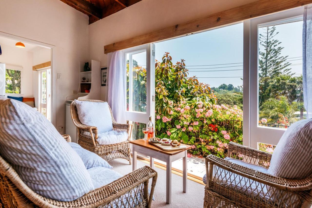 Sunshine Cottage By The Sea - Stay Waiheke Onetangi Exterior photo
